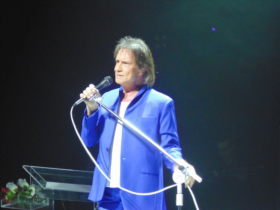 Roberto Carlos recebe vips no Credicard Hall e grava com Alejandro Sanz ...