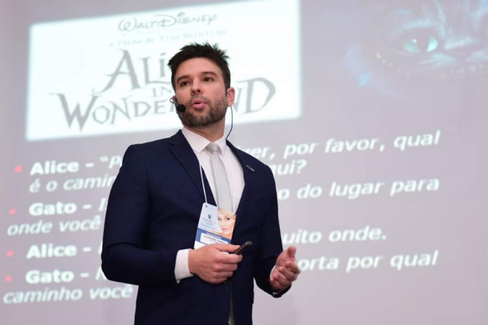 Dr Rago Dr. Leandro Rago se destaca na Harmonização Facial no Brasil e exterior ...