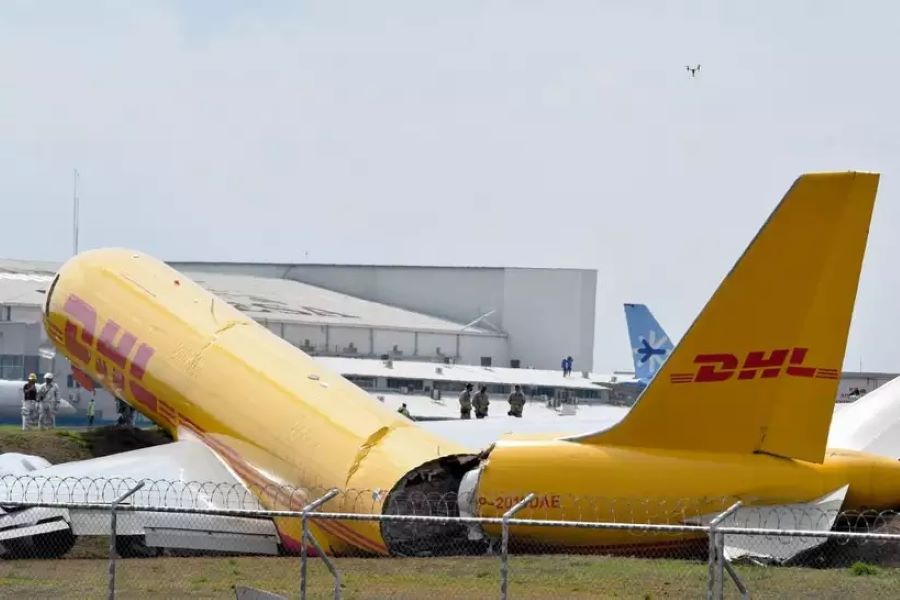 Avião De Carga Da DHL Se Parte No Meio Em Acidente Na Costa Rica ...