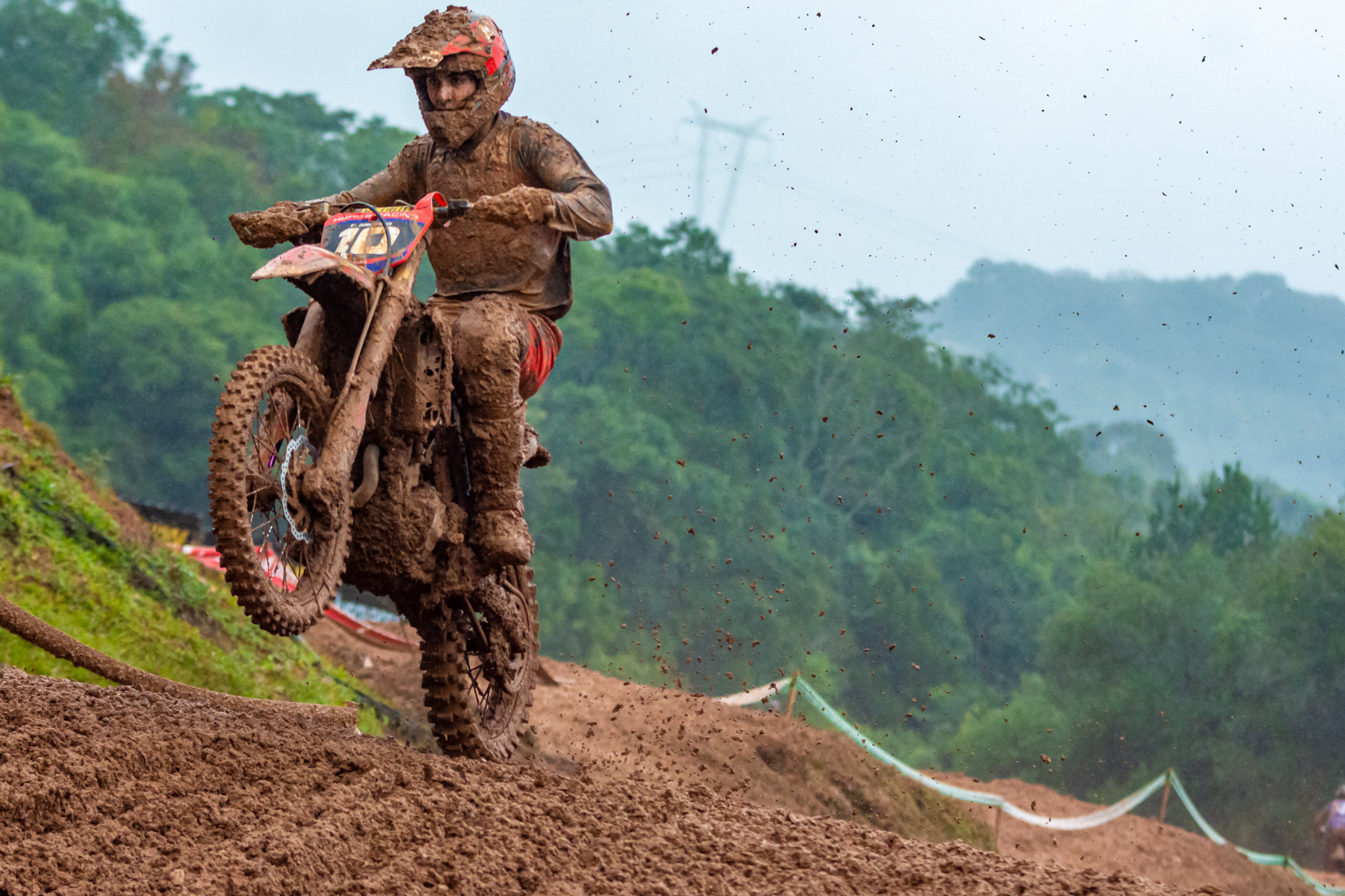 Anthony Rodriguez vence corrida da MX1 na abertura do Brasileiro de  Motocross